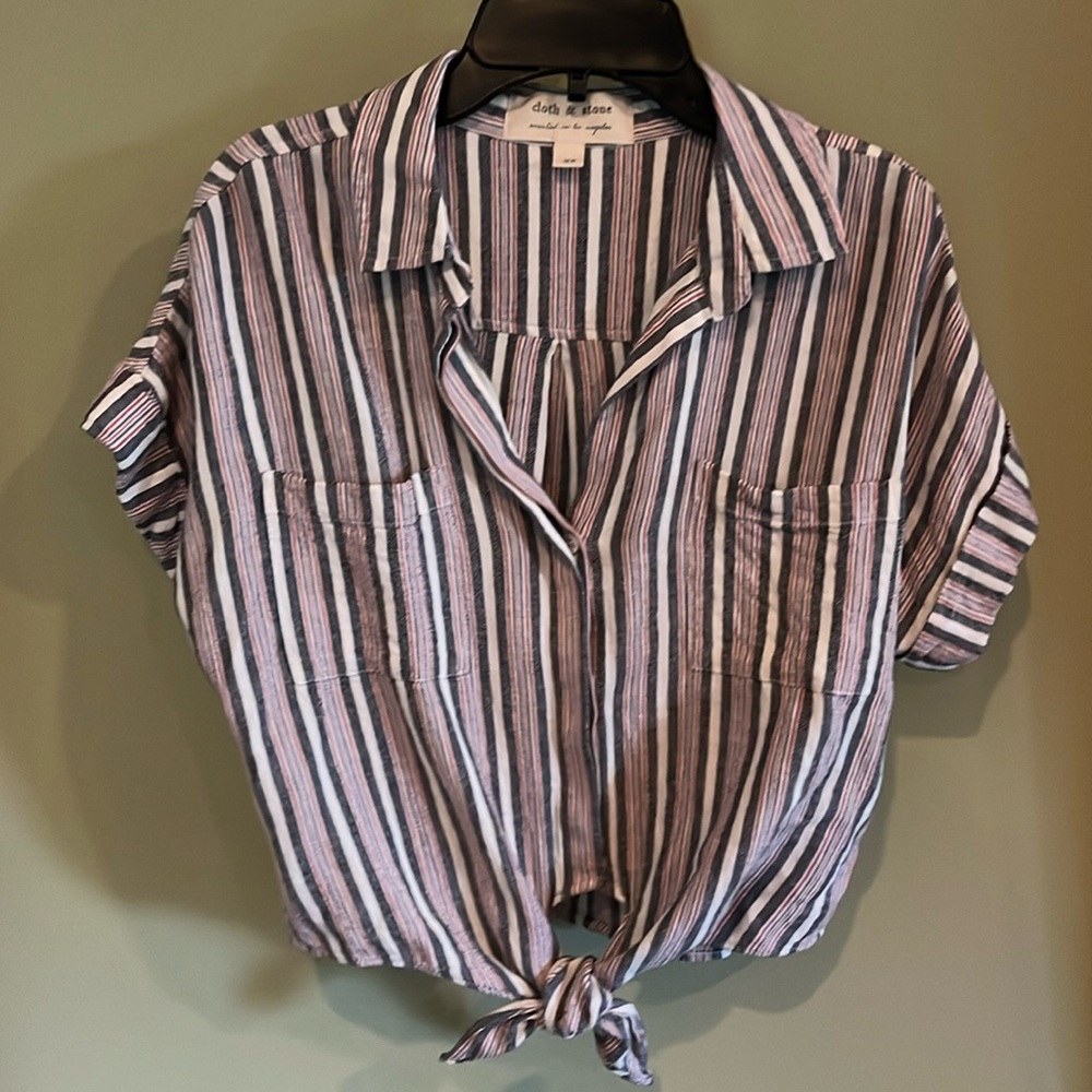 Women’s Anthropologie Cloth & Stone Button Down Tie Top. Size XS.